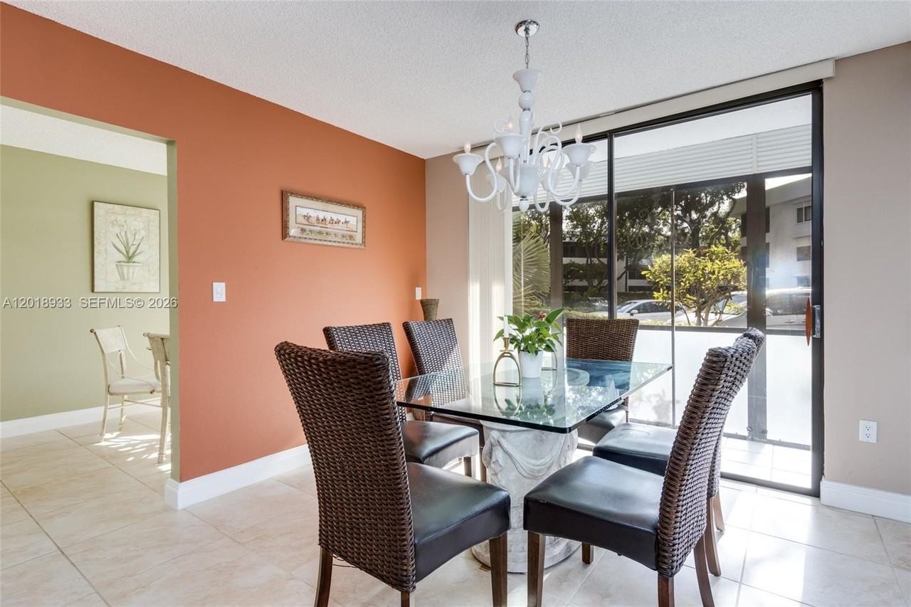 1410 Sheridan St #9I - Photo 4 of 21