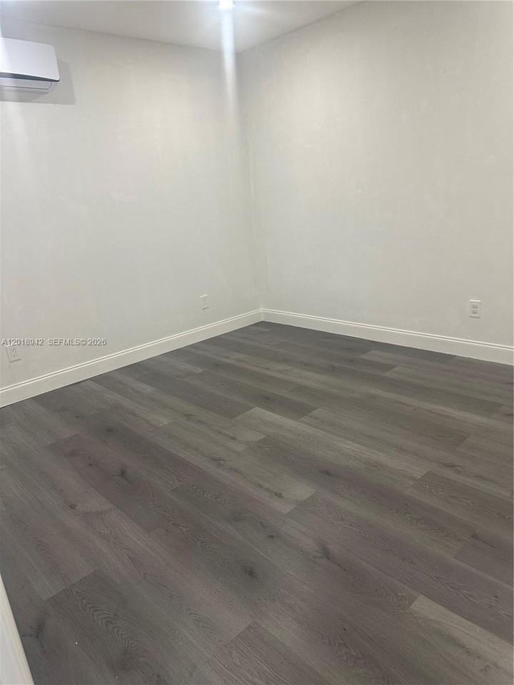 13740 Sw 282nd St #1 - Photo 5 of 7