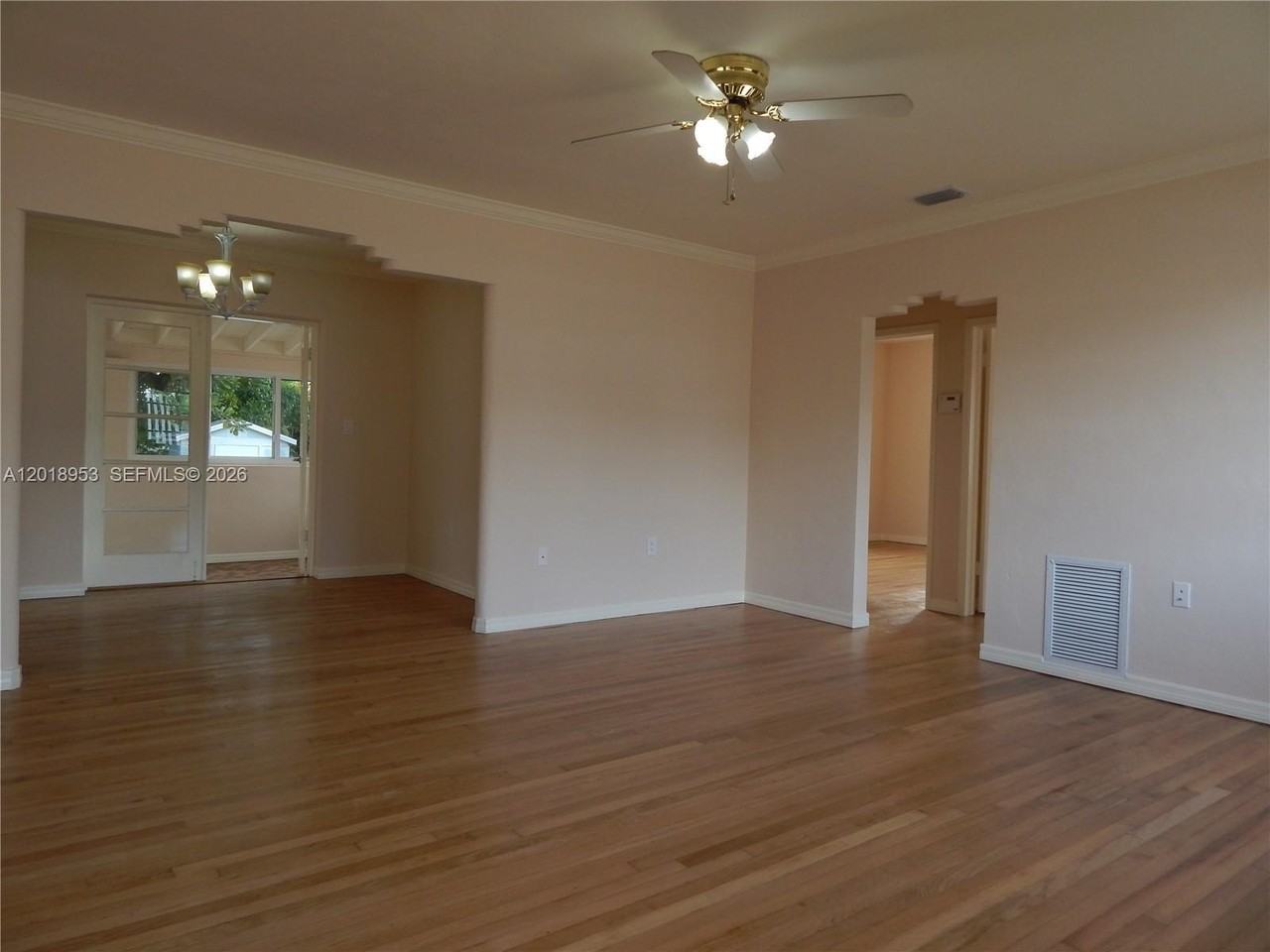 1841 Sw 37th Ave - Photo 4 of 24