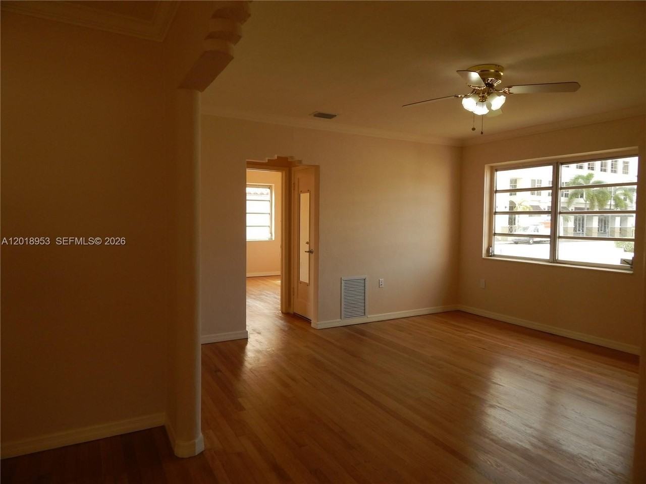 1841 Sw 37th Ave - Photo 6 of 24