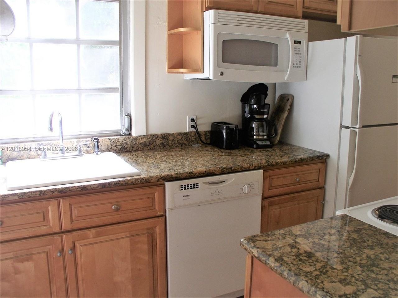 404 Viscaya Ave #404 - Photo 6 of 11