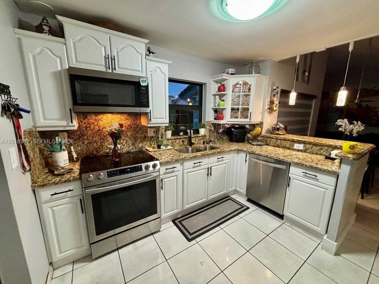 15385 Sw 79th Ter - Photo 3 of 28