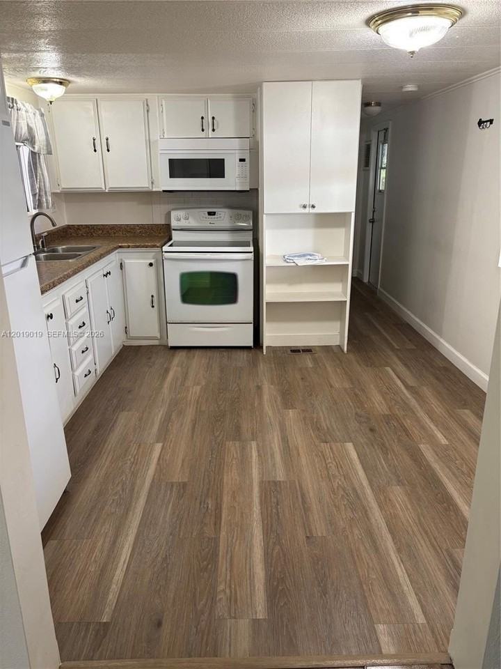 2939 W Marina Dr - Photo 7 of 18