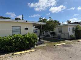 featured image of 2571 Nw 13th Ct #3