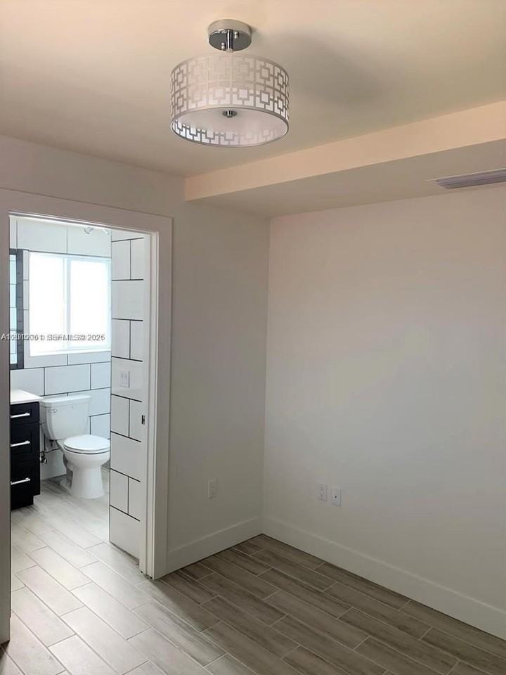 312 E 6th St #A - Photo 7 of 16