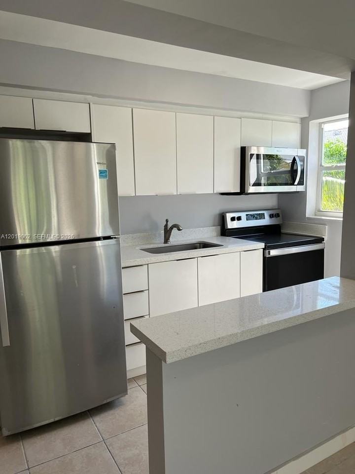 7820 Ne Bayshore Ct #209 - Photo 3 of 8