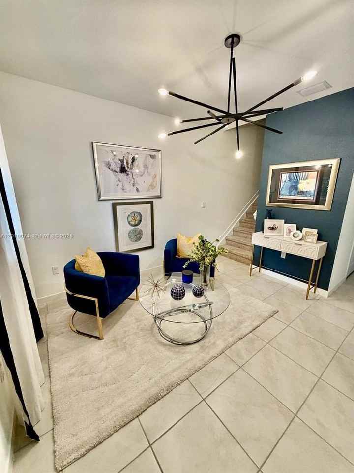 1710 Se 9th Ave - Photo 2 of 28
