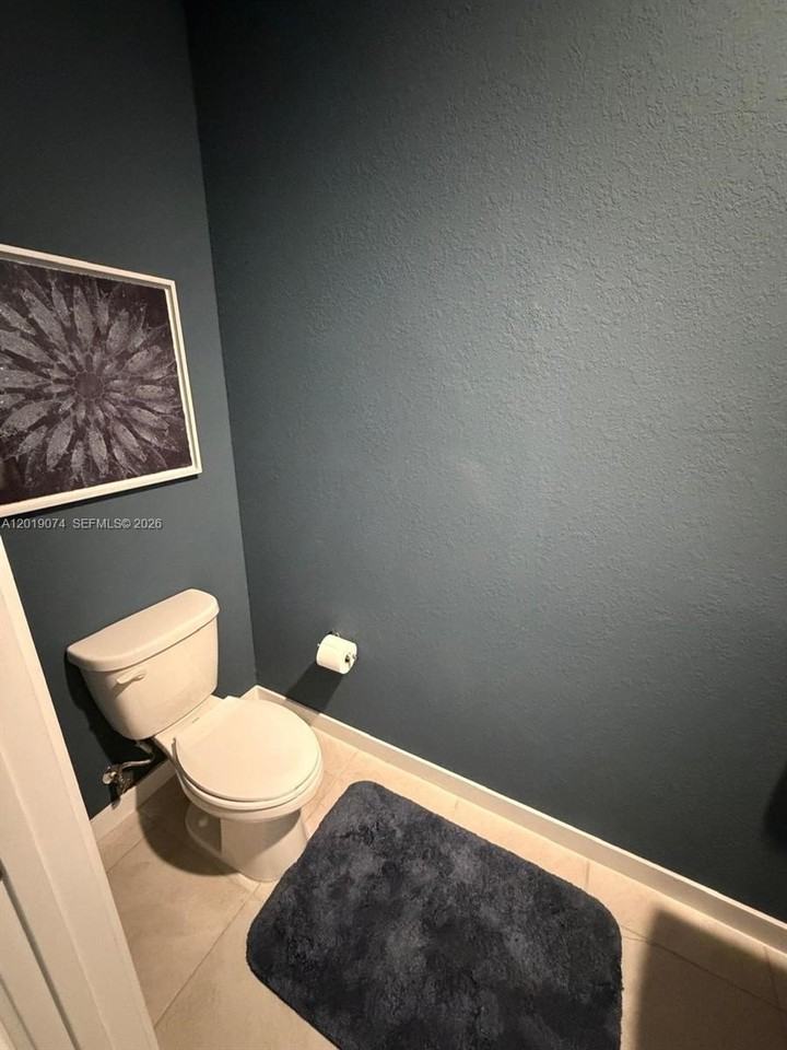 1710 Se 9th Ave - Photo 6 of 28