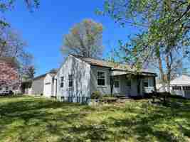 featured image of 10425 Presley Dr