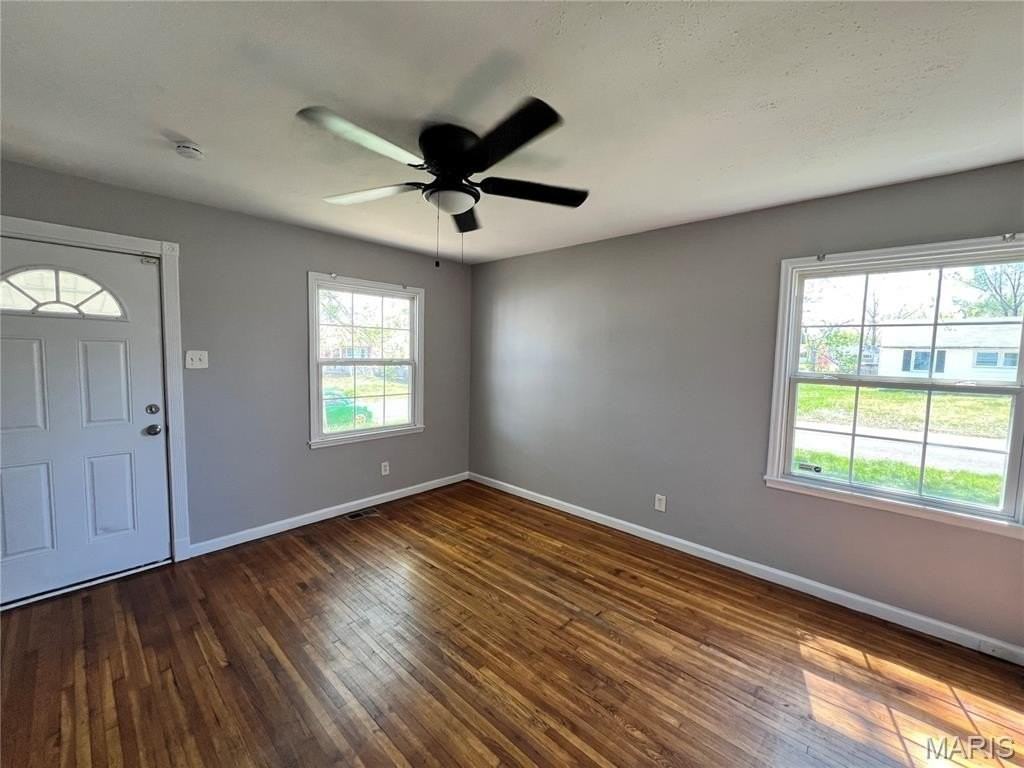 10425 Presley Dr - Photo 3 of 13