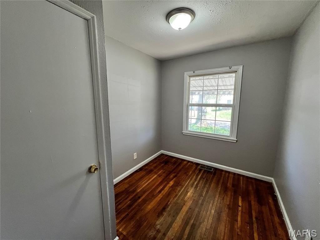 10425 Presley Dr - Photo 4 of 13