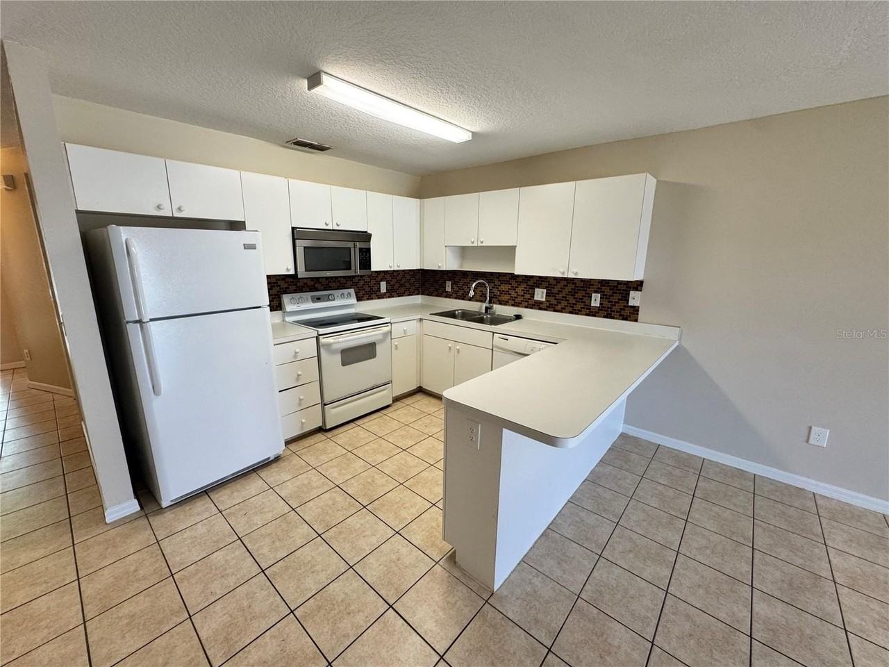 2618 Icabod Ct - Photo 4 of 13