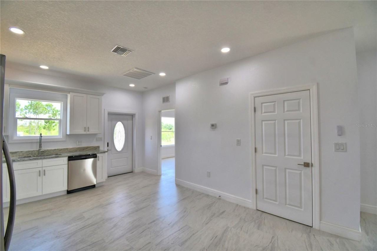 Sarasota Dr #A - Photo 4 of 35