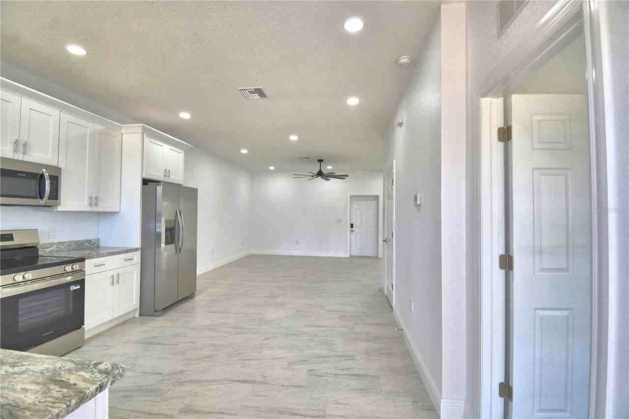 Sarasota Dr #B - Photo 2 of 25