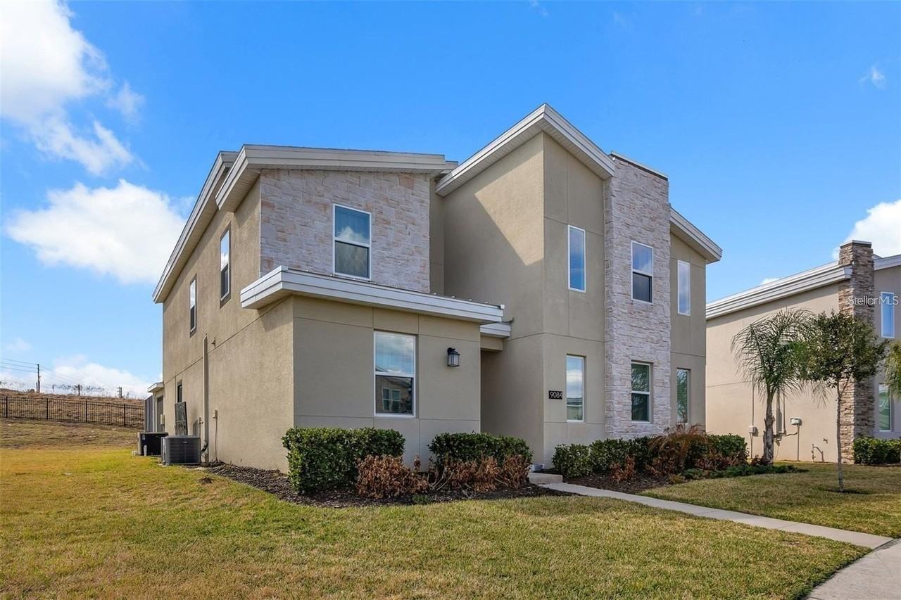 9084 Sommerset Hills Dr - Photo 3 of 50