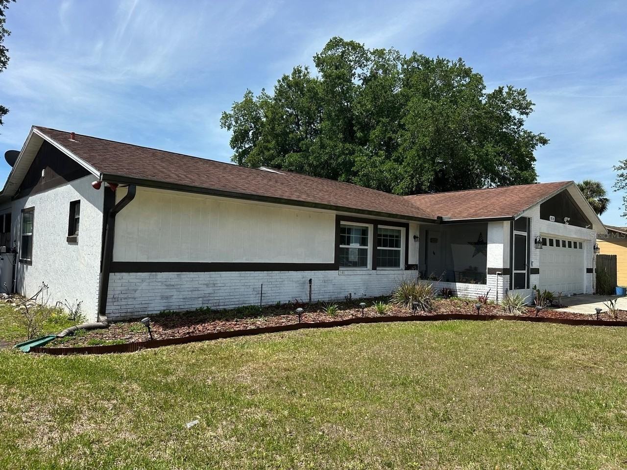 818 Mendoza Dr - Photo 4 of 37
