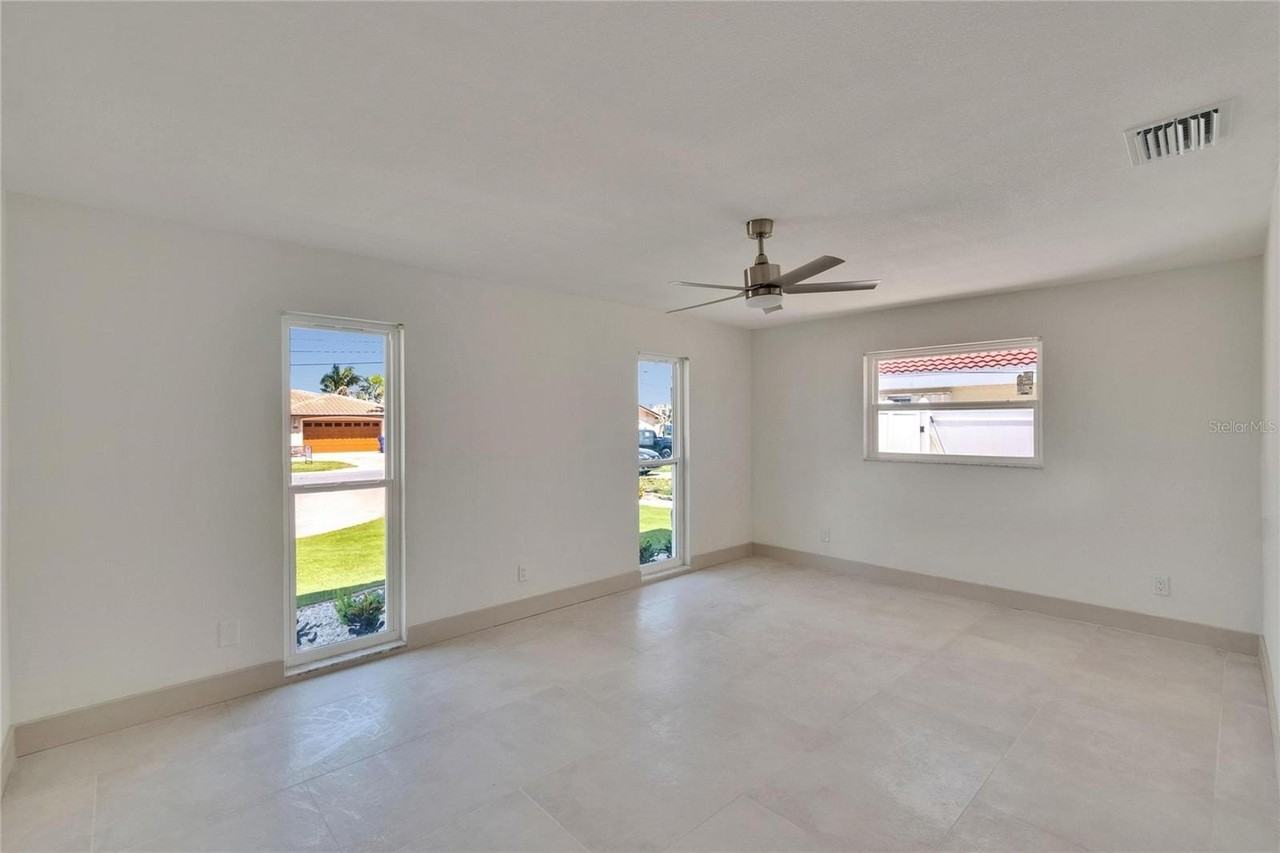1492 Sea Gull Dr S - Photo 3 of 50