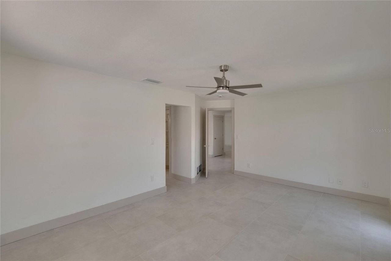 1492 Sea Gull Dr S - Photo 5 of 50