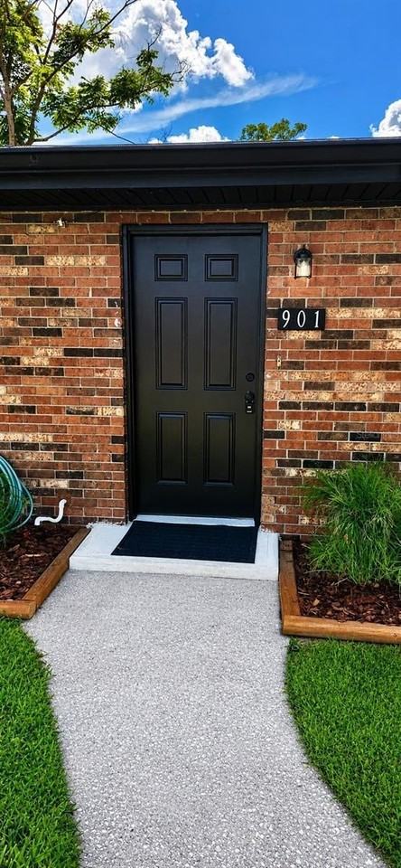 901 S Taylor Rd - Photo 3 of 13