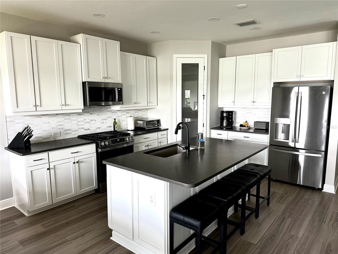 4191 Pegasus Way - Photo 7 of 41