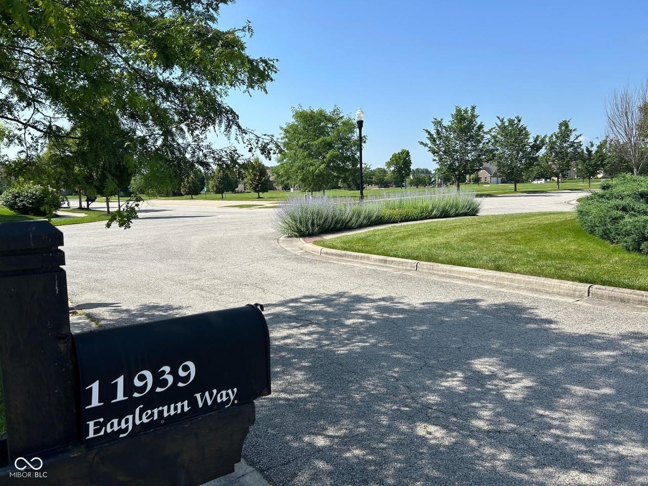 11939 Eaglerun Way - Photo 3 of 24