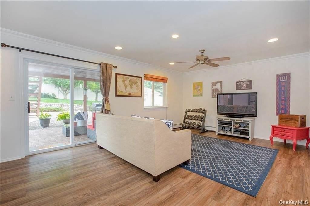 1 Hagan Ct - Photo 7 of 28