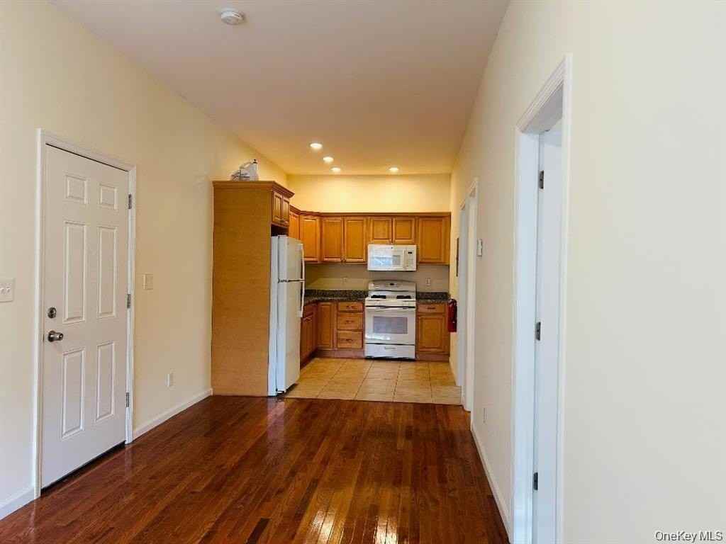 16 Schneider Ave #1 - Photo 2 of 6