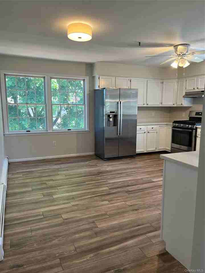 222 Lakeview Ave - Photo 4 of 17
