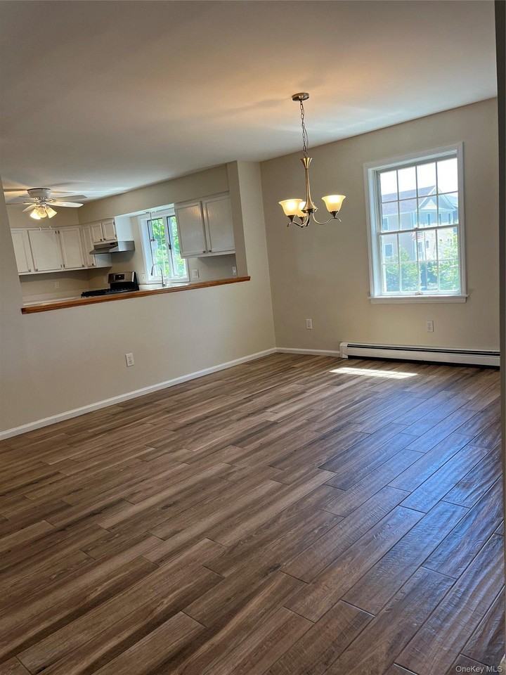 222 Lakeview Ave - Photo 5 of 17