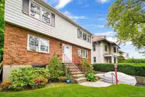 featured image of 21 E Cedar St