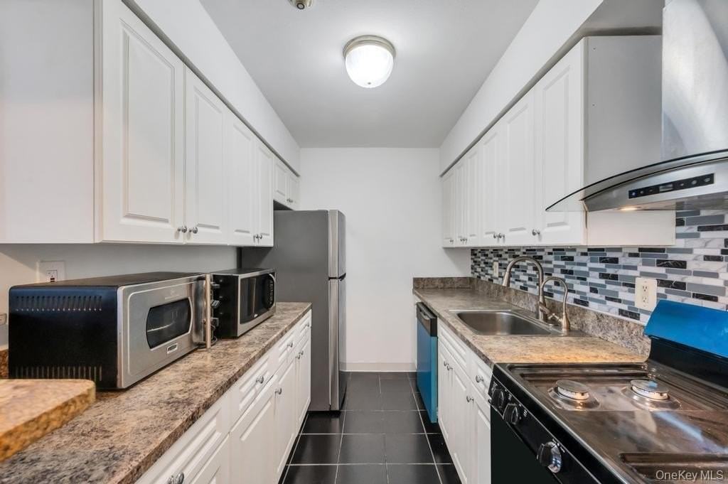 109 Pointe Cir S #109 - Photo 5 of 18