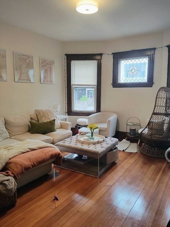 933 E Broadway #1 - Photo 4 of 19