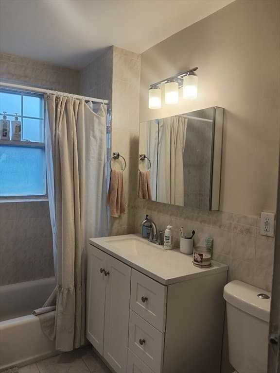 933 E Broadway #3 - Photo 5 of 17