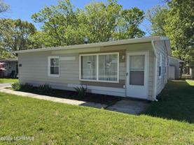 208 Shore Blvd - Photo 1 of 1