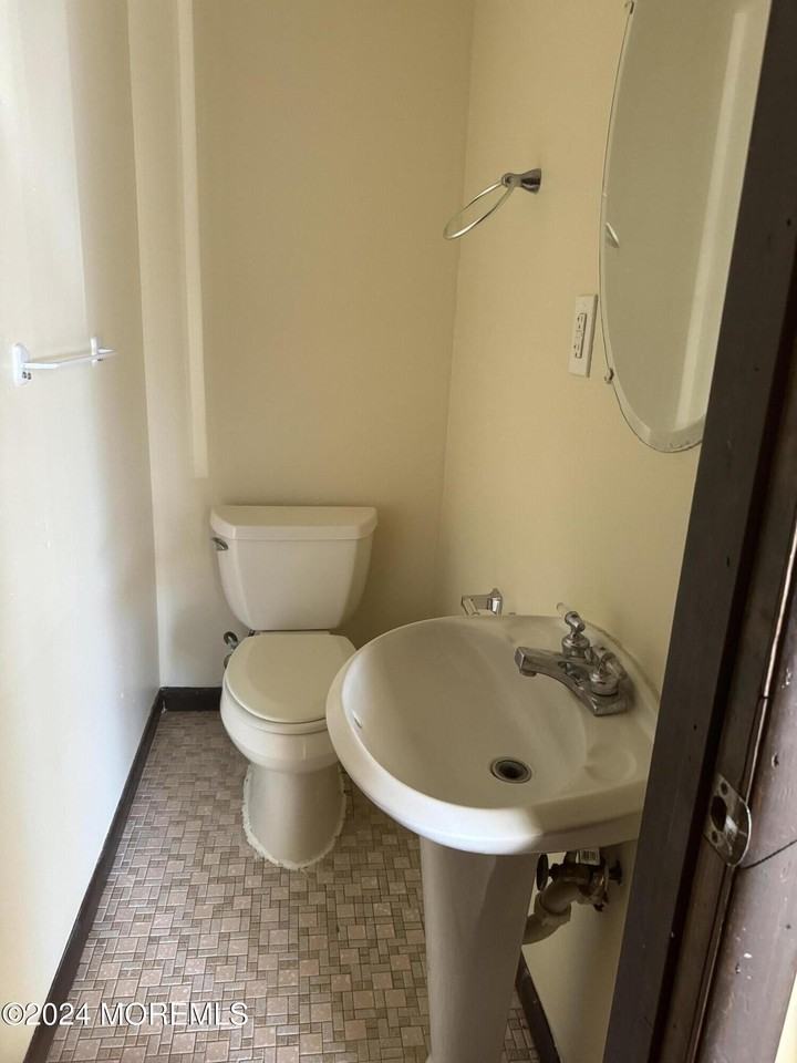2103 Rutherford Ave #2 - Photo 6 of 9