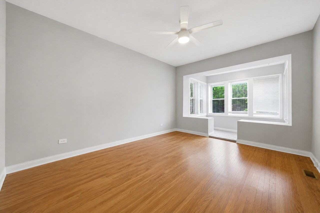 5039 W Cullom Ave #1 - Photo 5 of 14
