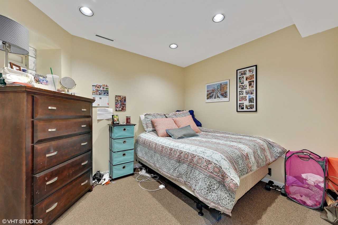 1917 N Larrabee St #G - Photo 5 of 9