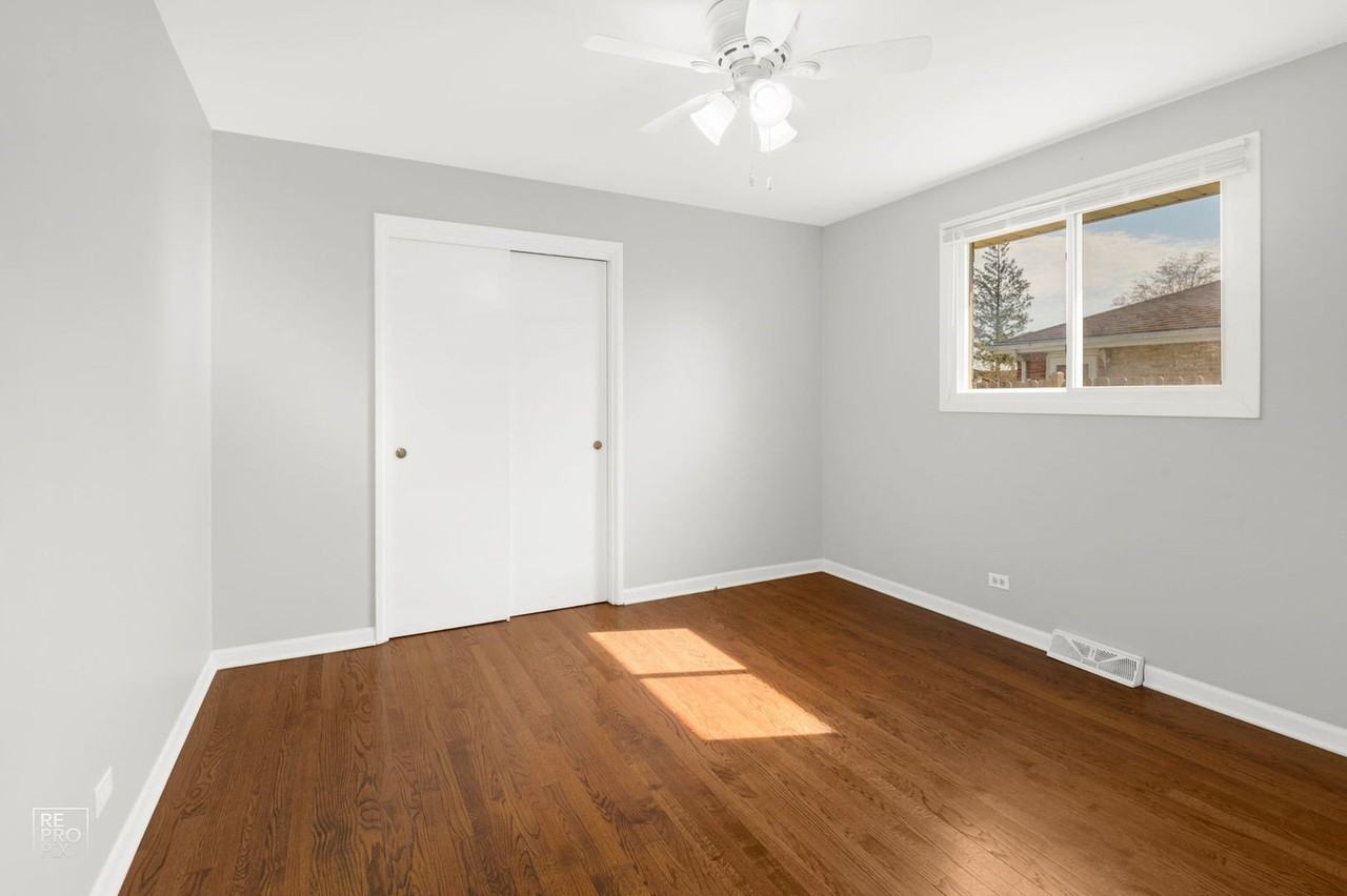 318 Virginia St - Photo 6 of 10