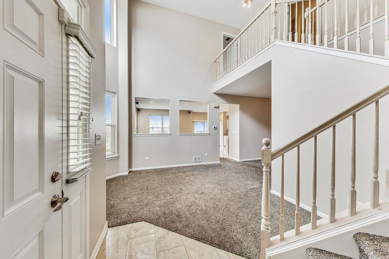 1686 Buckingham Dr - Photo 4 of 41
