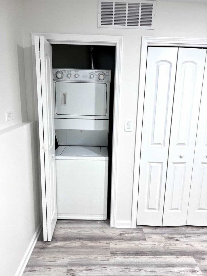 3051 N Racine Ave #G - Photo 5 of 8