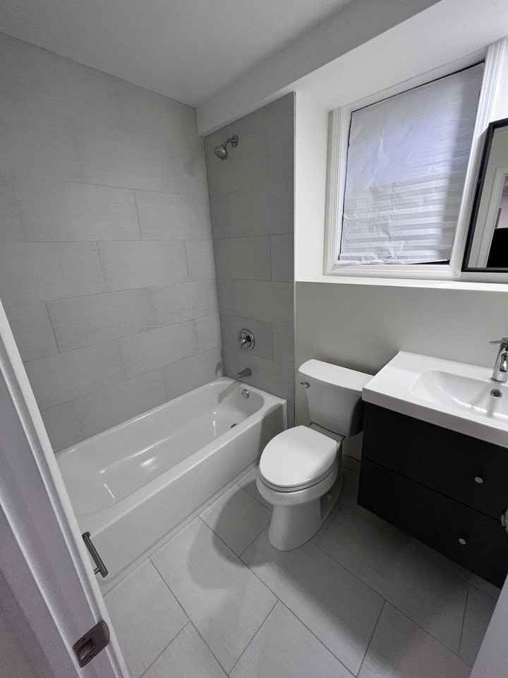 3051 N Racine Ave #G - Photo 6 of 8