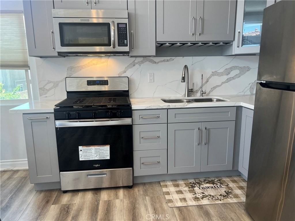 9177 Mcbride River Ave #B - Photo 7 of 24