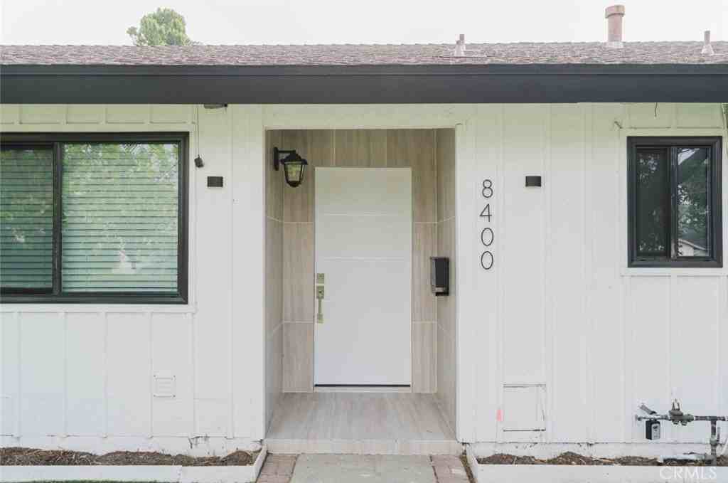 8400 Chimineas Ave - Photo 3 of 31