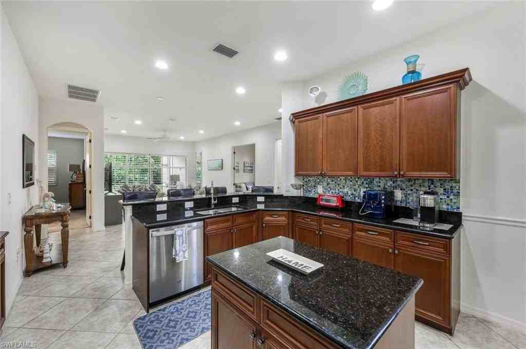 11072 Esteban Dr - Photo 6 of 20