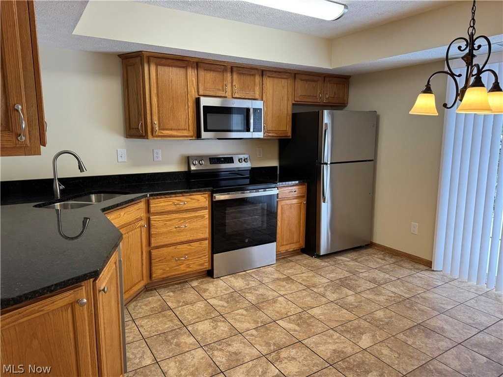 1390 Reimer Rd #B - Photo 5 of 21