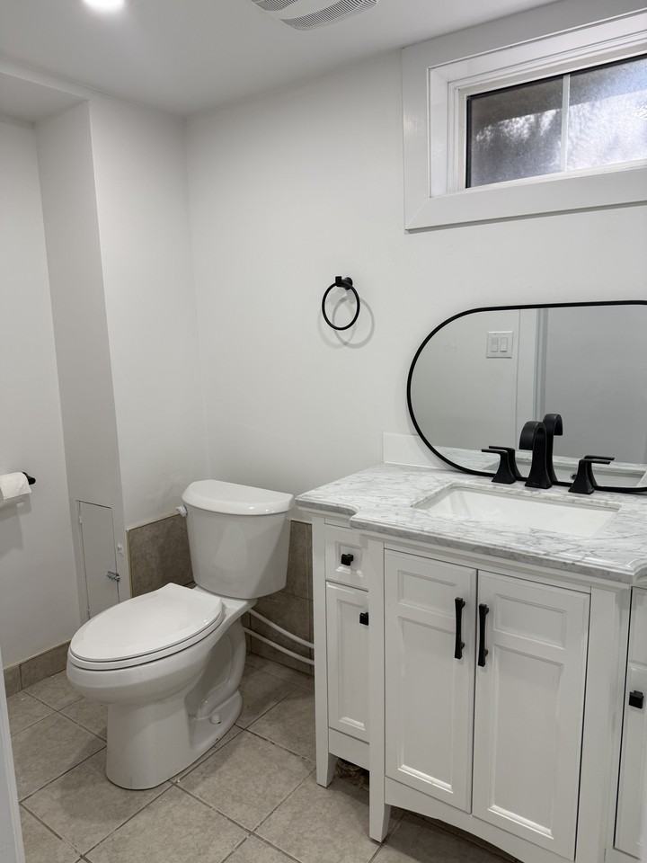 439 Bay Street North - Photo 3 of 10