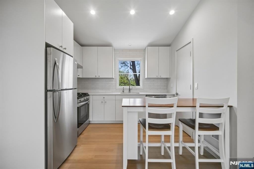 75 Midland Ave - Photo 4 of 16