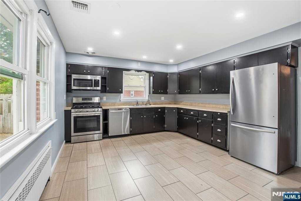 112 E Ackerman Avenue B right side - Photo 5 of 16