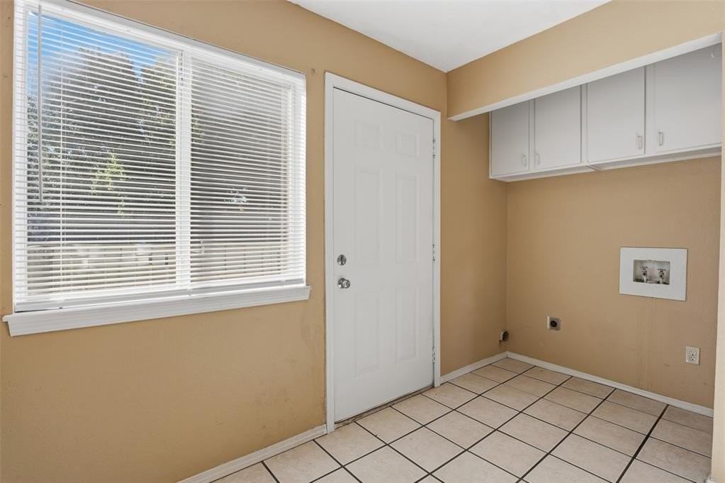 1628 Claudia Dr - Photo 7 of 32
