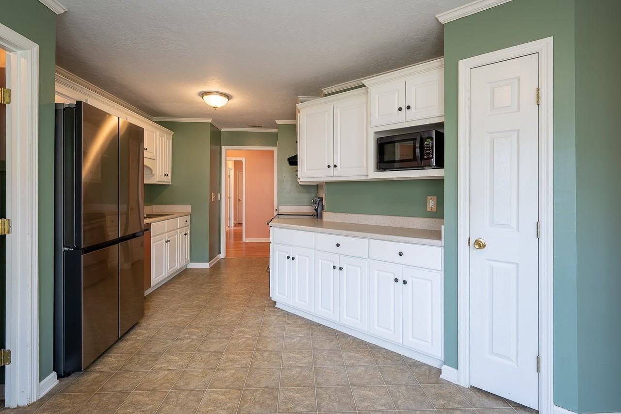 945 Cannock St #1 - Photo 7 of 24